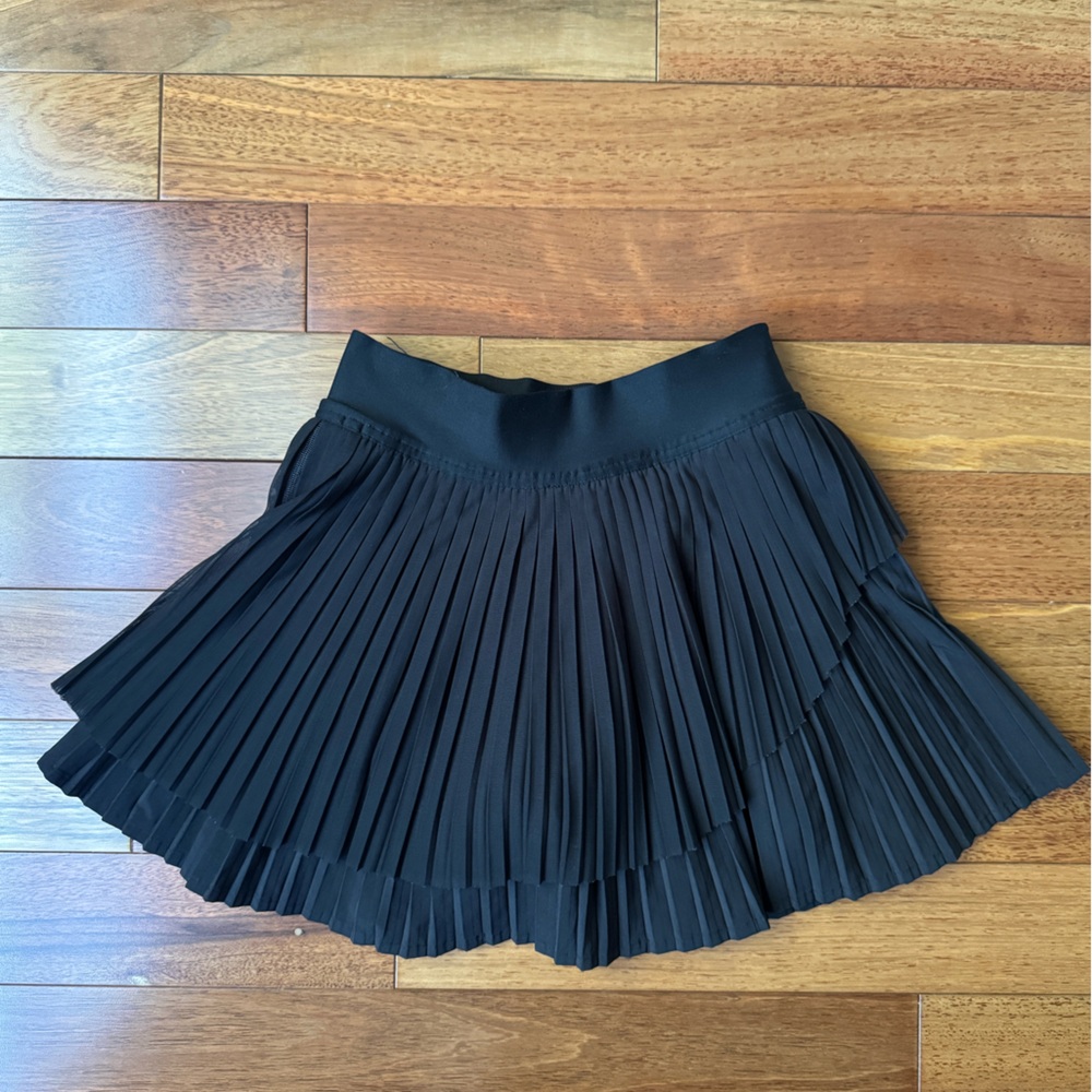 RARE Lululemon Tiered Pleats High-Rise Tennis Golf Skirt/Skort Black Size 2